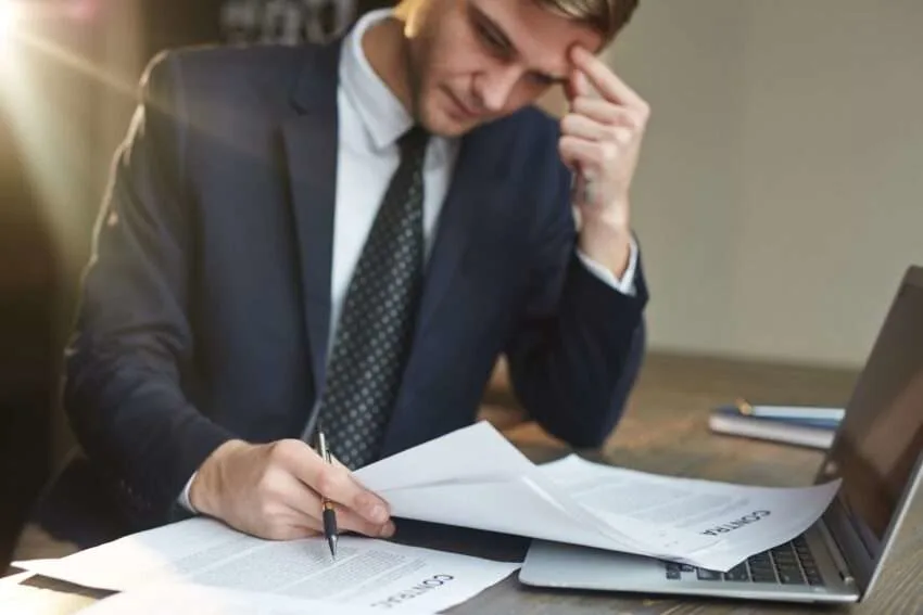 كيف-يتم-تقديم-طلب-الإعسار-في-دولة-الإمارات-العربية-المتحدة